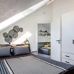 Romanas Apartment