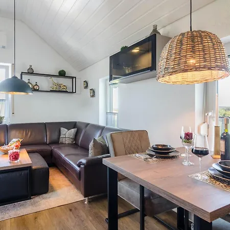 Romanas דירה Ostrach